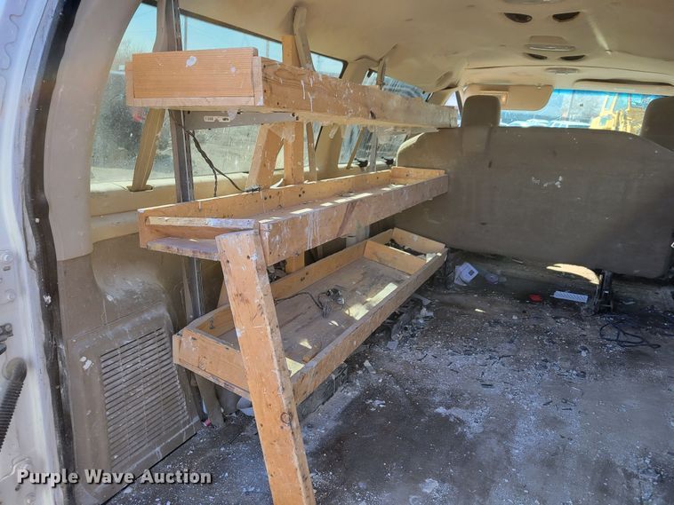 image for item MC9601 2009 Ford E350 Super Duty XLT  van