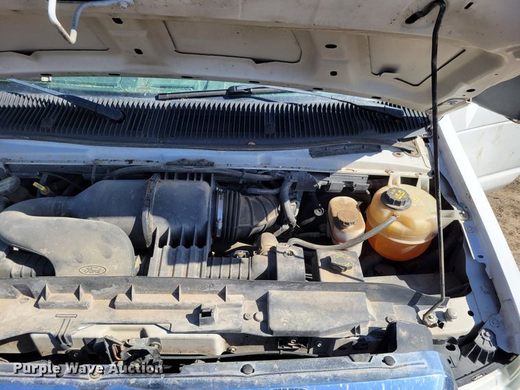 image for item MC9601 2009 Ford E350 Super Duty XLT  van