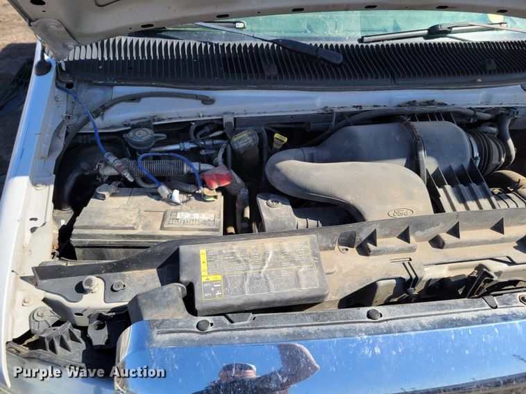 image for item MC9601 2009 Ford E350 Super Duty XLT  van