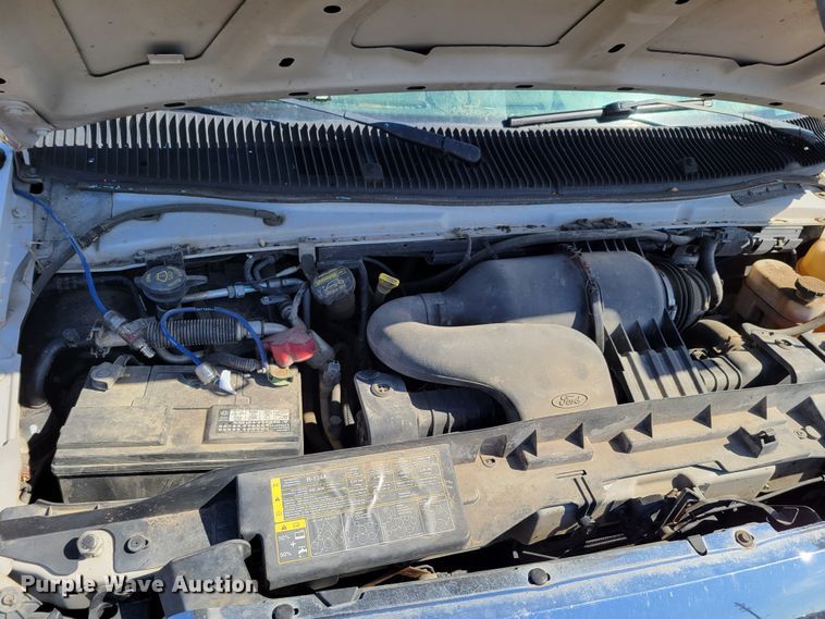 image for item MC9601 2009 Ford E350 Super Duty XLT  van