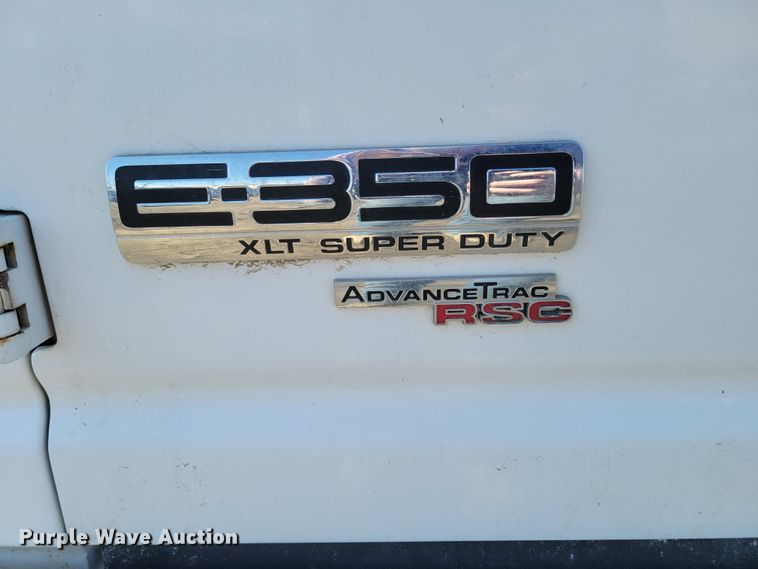 image for item MC9601 2009 Ford E350 Super Duty XLT  van