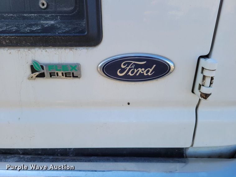 image for item MC9601 2009 Ford E350 Super Duty XLT  van