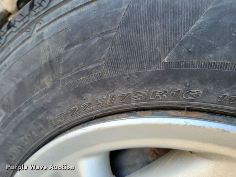 image for item MC9601 2009 Ford E350 Super Duty XLT  van