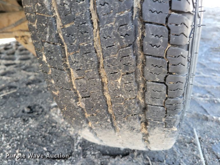 image for item MC9601 2009 Ford E350 Super Duty XLT  van