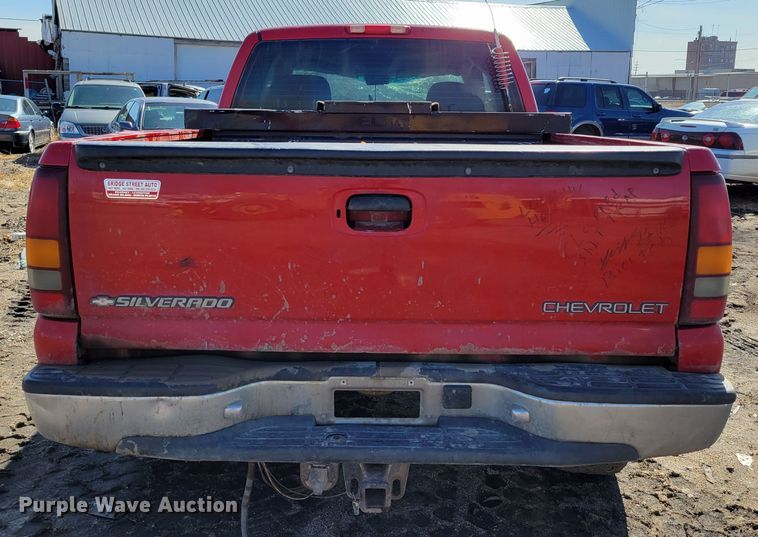 image for item MC9602 2000 Chevrolet Silverado 1500  Ext. Cab pickup truck