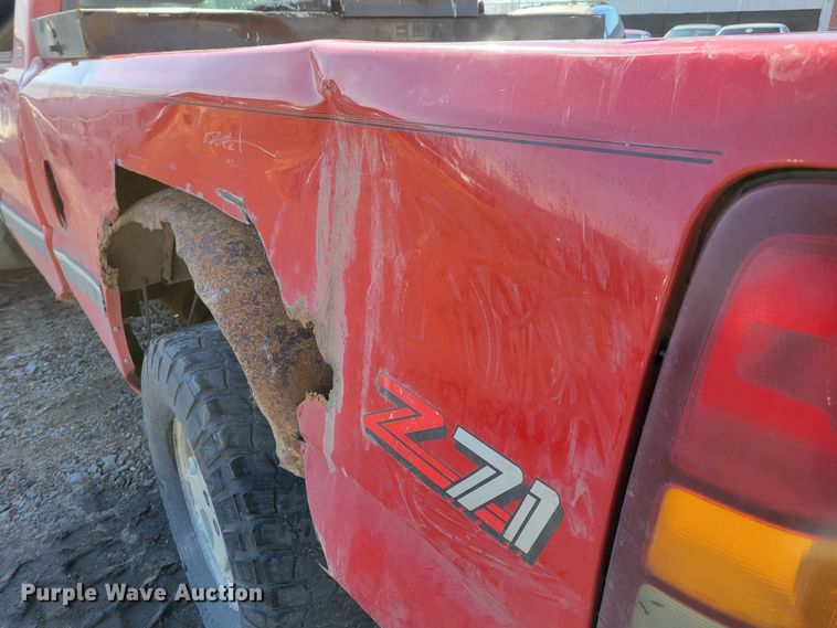 image for item MC9602 2000 Chevrolet Silverado 1500  Ext. Cab pickup truck