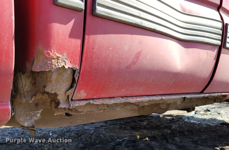 image for item MC9602 2000 Chevrolet Silverado 1500  Ext. Cab pickup truck