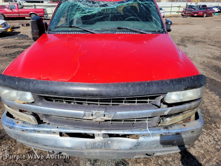 image for item MC9602 2000 Chevrolet Silverado 1500  Ext. Cab pickup truck