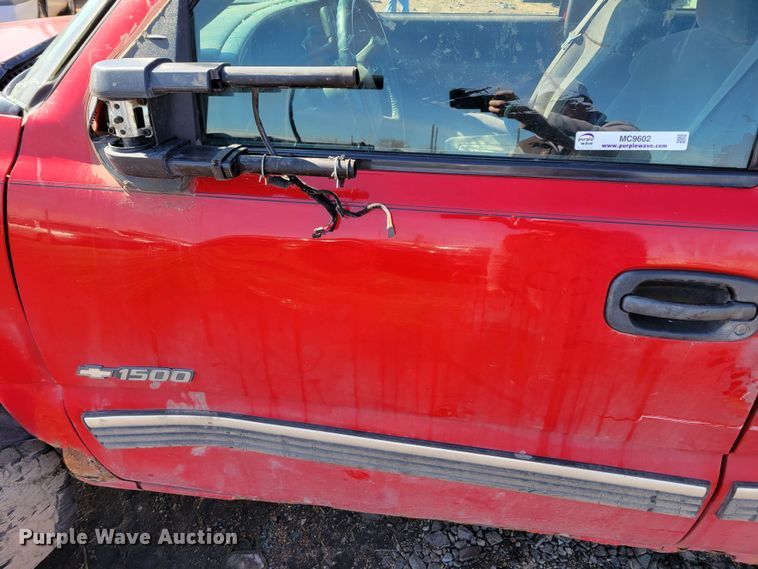 image for item MC9602 2000 Chevrolet Silverado 1500  Ext. Cab pickup truck