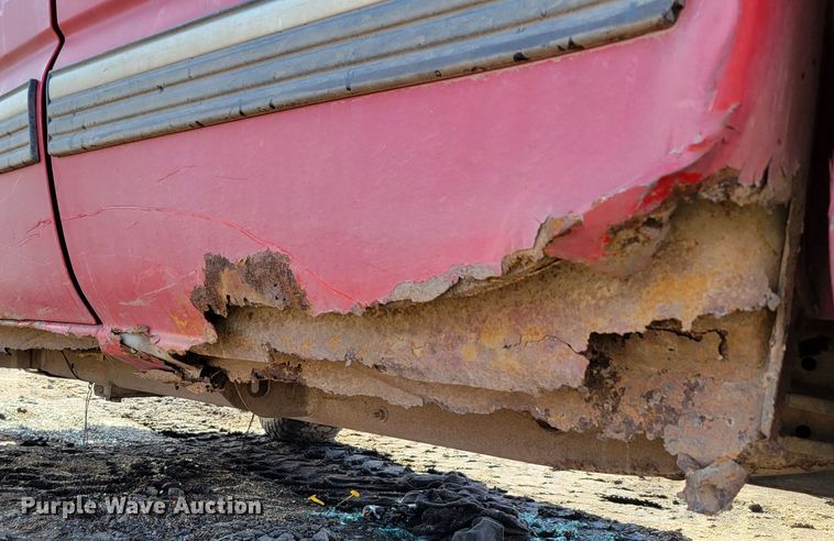 image for item MC9602 2000 Chevrolet Silverado 1500  Ext. Cab pickup truck