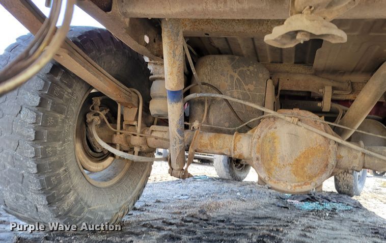 image for item MC9602 2000 Chevrolet Silverado 1500  Ext. Cab pickup truck