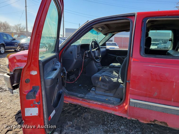 image for item MC9602 2000 Chevrolet Silverado 1500  Ext. Cab pickup truck