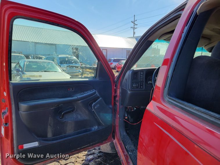 image for item MC9602 2000 Chevrolet Silverado 1500  Ext. Cab pickup truck