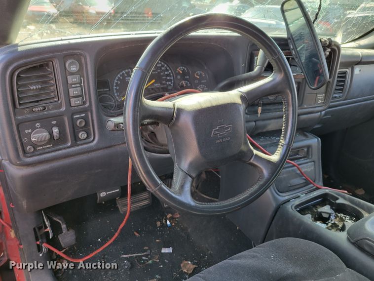 image for item MC9602 2000 Chevrolet Silverado 1500  Ext. Cab pickup truck