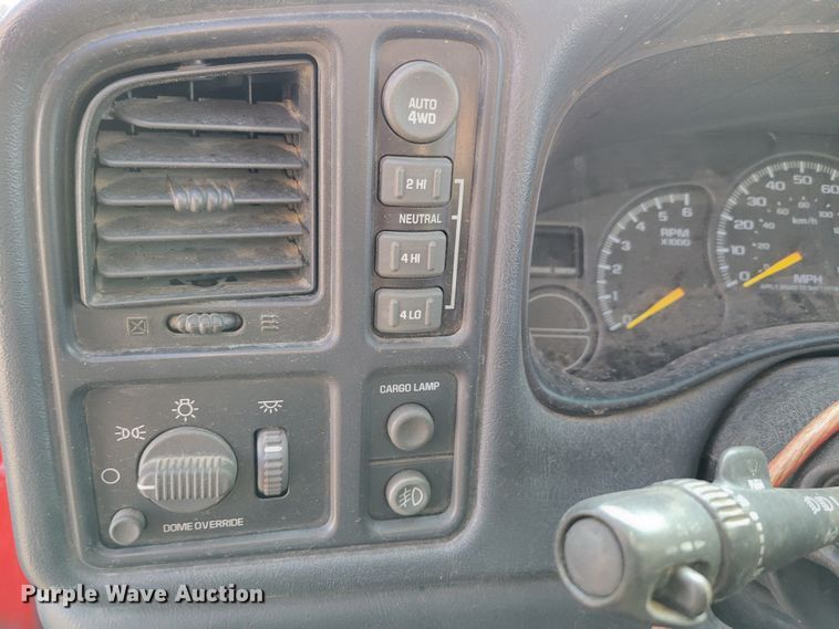 image for item MC9602 2000 Chevrolet Silverado 1500  Ext. Cab pickup truck