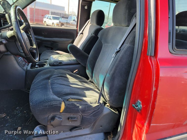 image for item MC9602 2000 Chevrolet Silverado 1500  Ext. Cab pickup truck