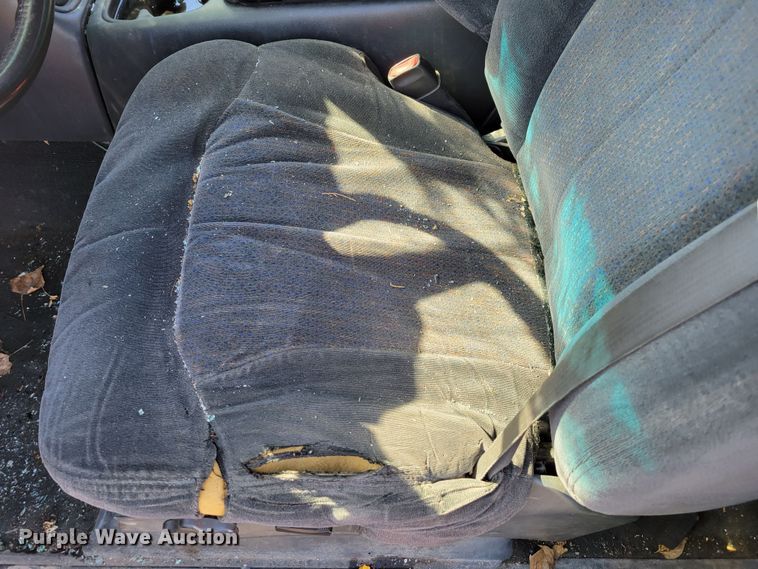 image for item MC9602 2000 Chevrolet Silverado 1500  Ext. Cab pickup truck