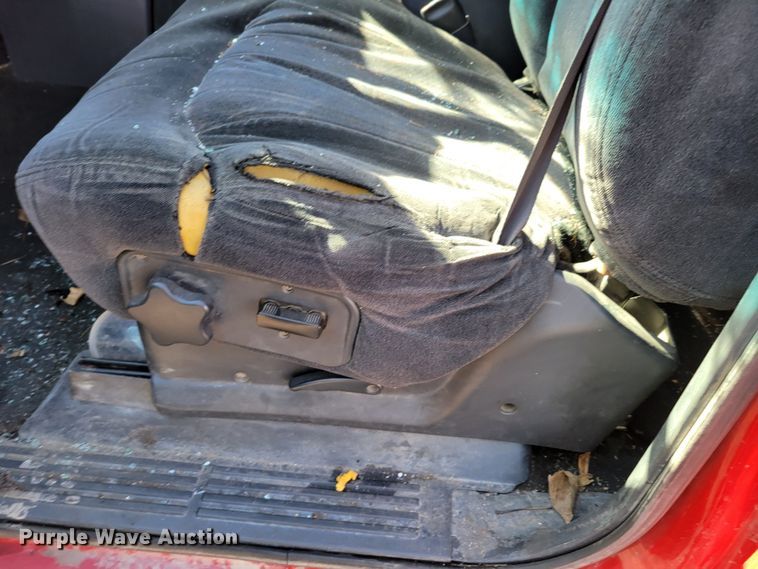 image for item MC9602 2000 Chevrolet Silverado 1500  Ext. Cab pickup truck