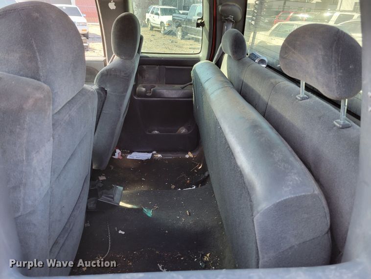 image for item MC9602 2000 Chevrolet Silverado 1500  Ext. Cab pickup truck