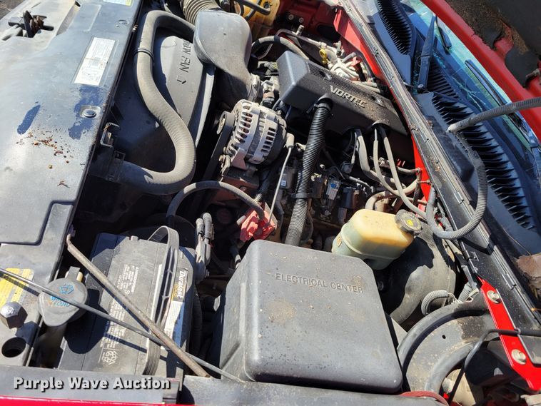 image for item MC9602 2000 Chevrolet Silverado 1500  Ext. Cab pickup truck