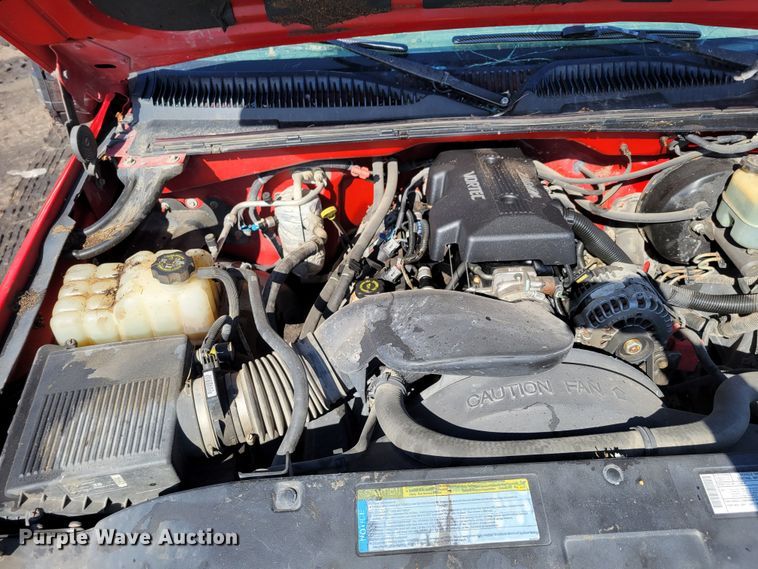 image for item MC9602 2000 Chevrolet Silverado 1500  Ext. Cab pickup truck