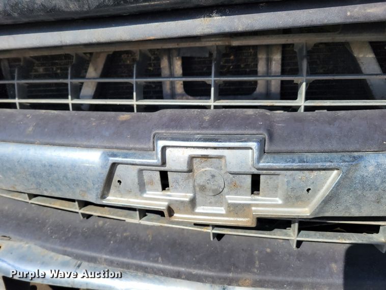 image for item MC9602 2000 Chevrolet Silverado 1500  Ext. Cab pickup truck