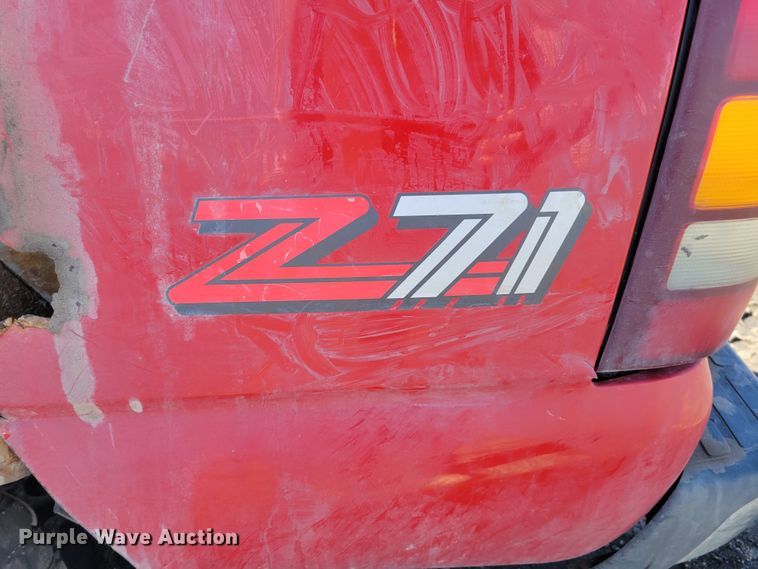 image for item MC9602 2000 Chevrolet Silverado 1500  Ext. Cab pickup truck