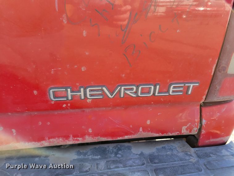 image for item MC9602 2000 Chevrolet Silverado 1500  Ext. Cab pickup truck