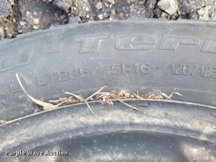 image for item MC9602 2000 Chevrolet Silverado 1500  Ext. Cab pickup truck