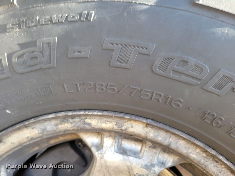 image for item MC9602 2000 Chevrolet Silverado 1500  Ext. Cab pickup truck