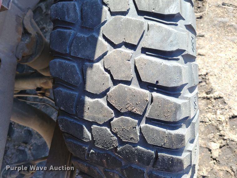 image for item MC9602 2000 Chevrolet Silverado 1500  Ext. Cab pickup truck