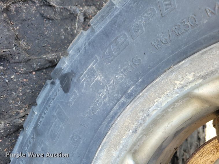 image for item MC9602 2000 Chevrolet Silverado 1500  Ext. Cab pickup truck