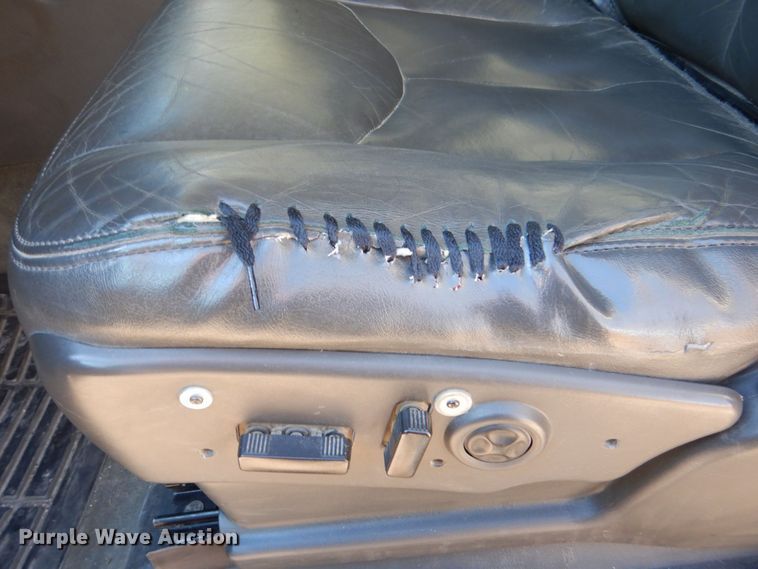 image for item MC9792 2004 Chevrolet Silverado 2500HD  Ext. Cab pickup truck