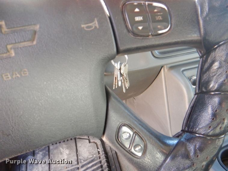 image for item MC9792 2004 Chevrolet Silverado 2500HD  Ext. Cab pickup truck