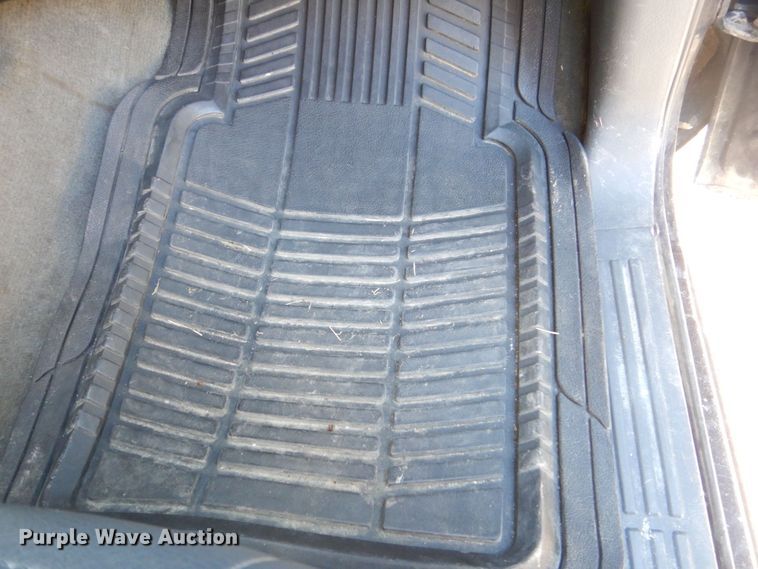 image for item MC9792 2004 Chevrolet Silverado 2500HD  Ext. Cab pickup truck