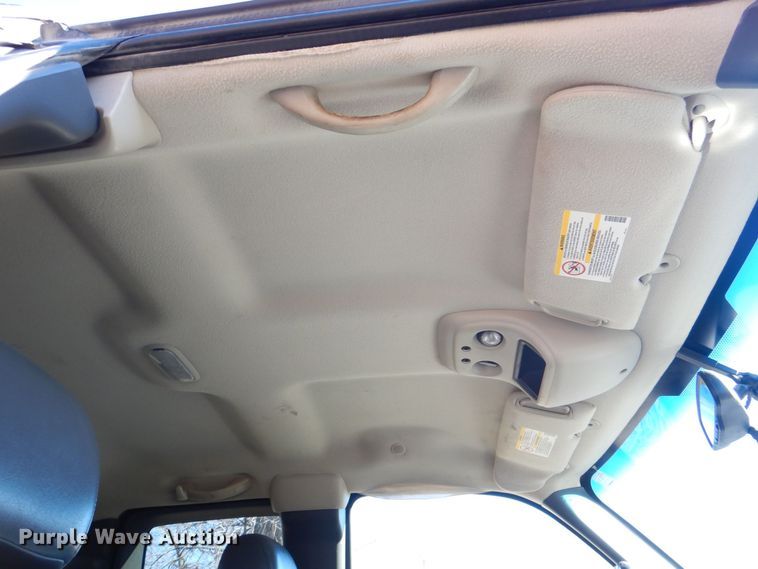 image for item MC9792 2004 Chevrolet Silverado 2500HD  Ext. Cab pickup truck