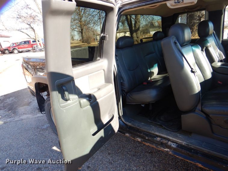 image for item MC9792 2004 Chevrolet Silverado 2500HD  Ext. Cab pickup truck