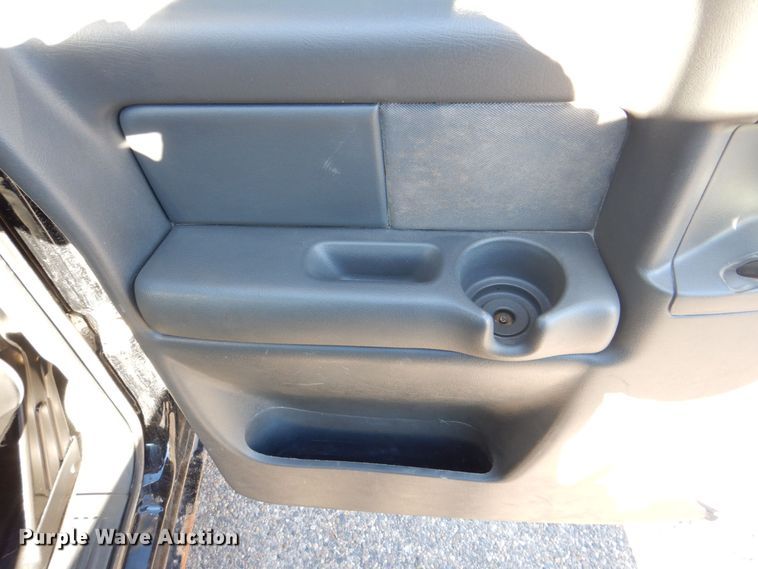 image for item MC9792 2004 Chevrolet Silverado 2500HD  Ext. Cab pickup truck