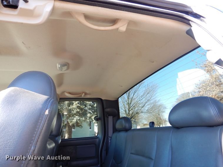 image for item MC9792 2004 Chevrolet Silverado 2500HD  Ext. Cab pickup truck