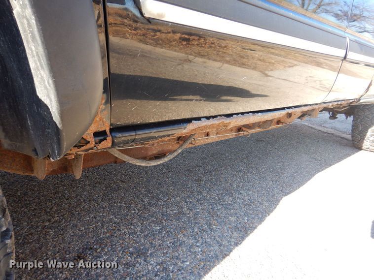 image for item MC9792 2004 Chevrolet Silverado 2500HD  Ext. Cab pickup truck