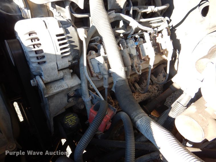 image for item MC9792 2004 Chevrolet Silverado 2500HD  Ext. Cab pickup truck