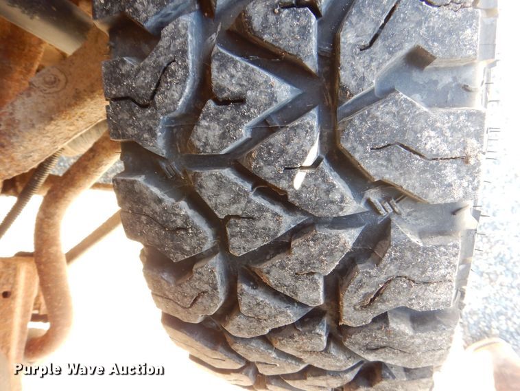 image for item MC9792 2004 Chevrolet Silverado 2500HD  Ext. Cab pickup truck