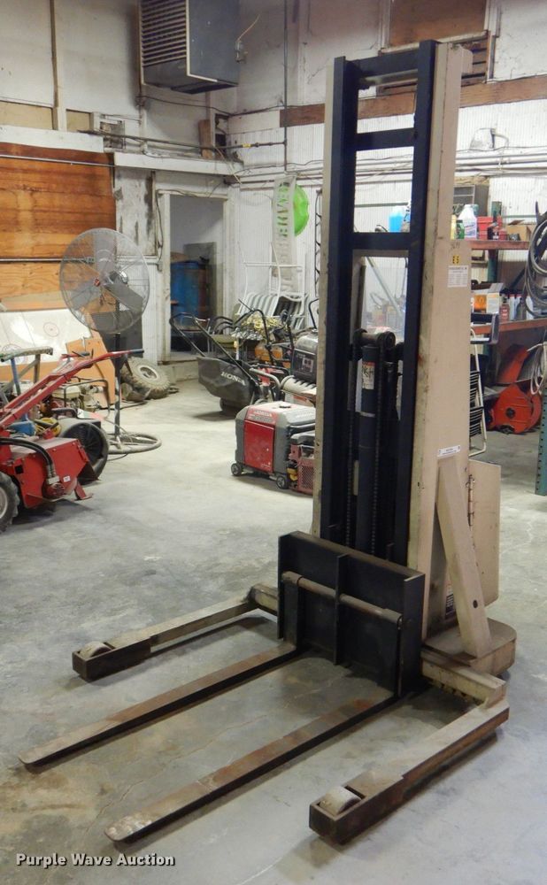 image for item MC9794 Crown 20MT  forklift