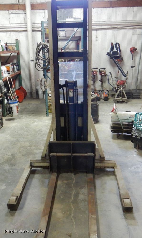 image for item MC9794 Crown 20MT  forklift