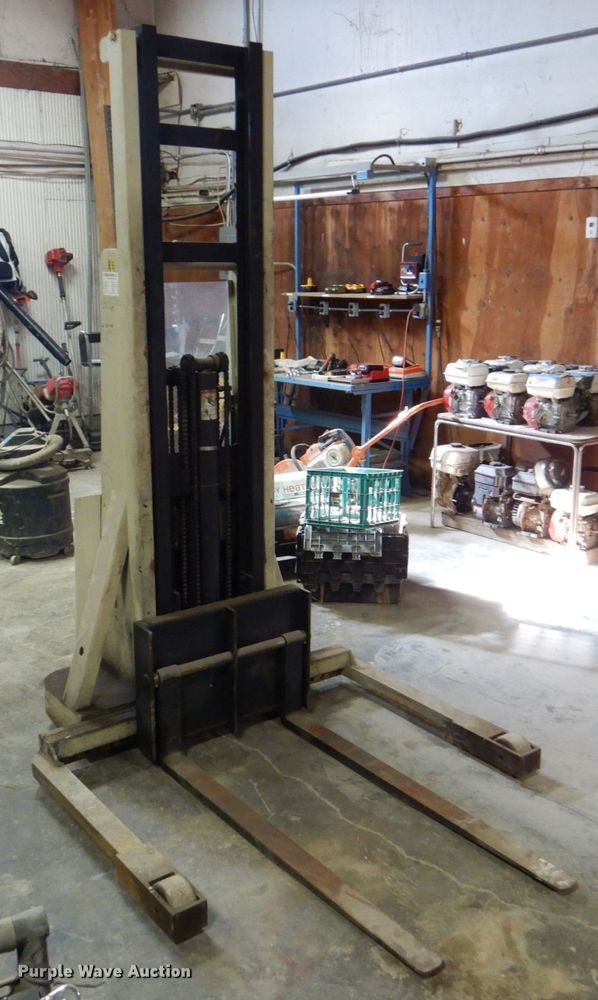 image for item MC9794 Crown 20MT  forklift