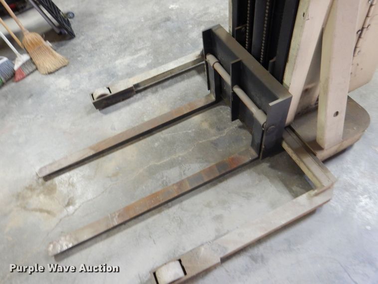 image for item MC9794 Crown 20MT  forklift