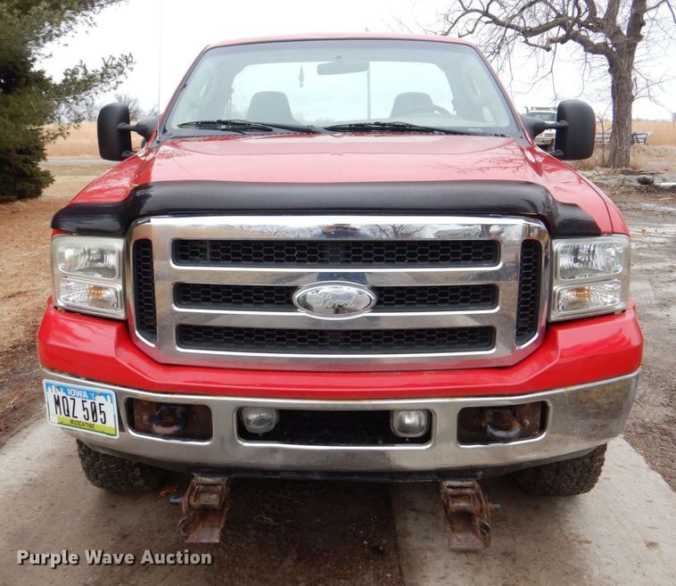 image for item MC9804 2005 Ford F350 Super Duty XLT  pickup truck