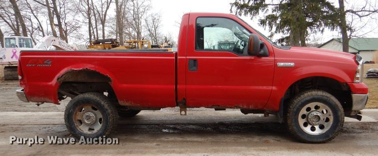 image for item MC9804 2005 Ford F350 Super Duty XLT  pickup truck