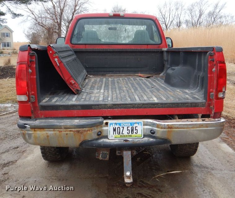 image for item MC9804 2005 Ford F350 Super Duty XLT  pickup truck