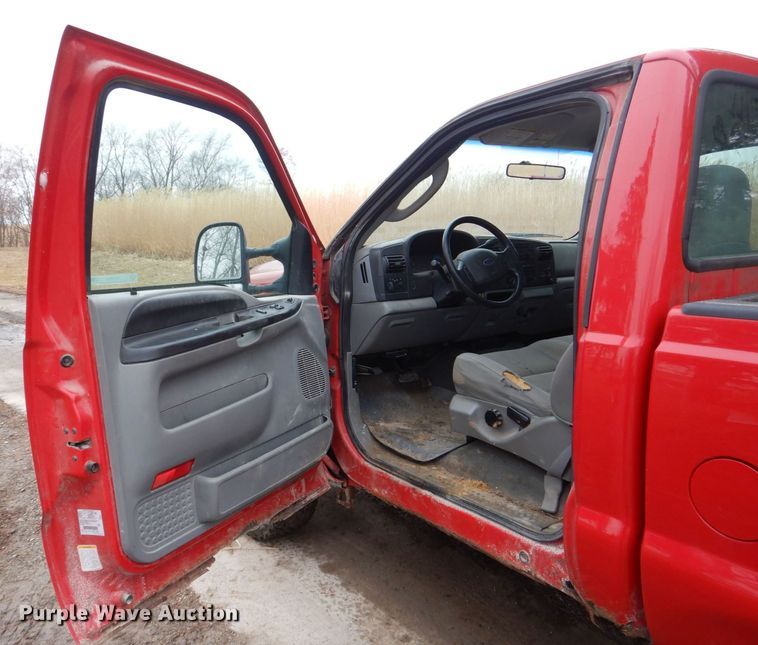 image for item MC9804 2005 Ford F350 Super Duty XLT  pickup truck